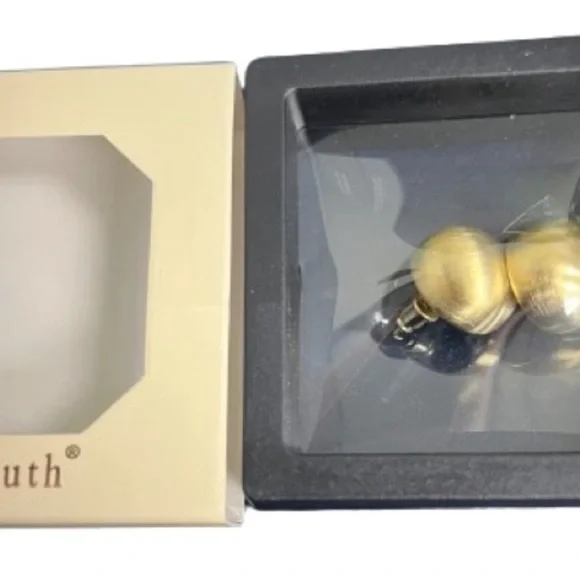 3 Pairs / $12 Ladies Earrings - Picture 4 of 5